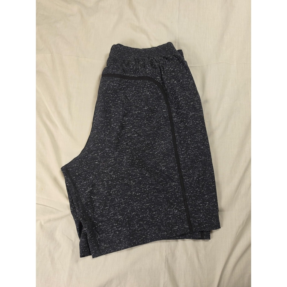 Lululemon Shorts Mens Large Gray Spotted Lined Athletic 9 Inseam Drawstring